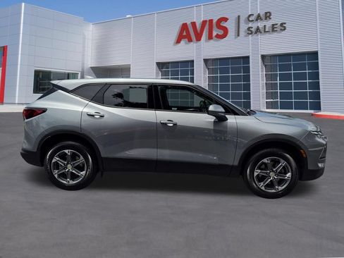 Used 2025 Chevrolet Blazer LT FWD image 5
