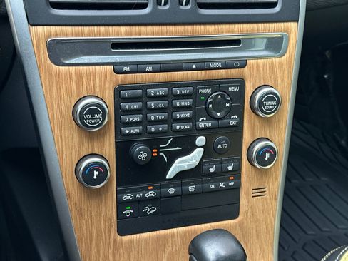 Used 2010 Volvo XC60 T6 image 18