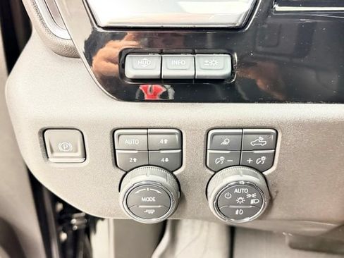 Certified 2023 Chevrolet Silverado 1500 High Country w/ High Country Premium Package AWD/4WD image 17