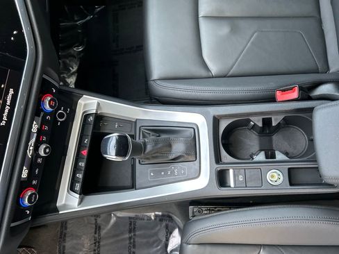 Used 2025 Audi Q3 2.0T Premium image 15