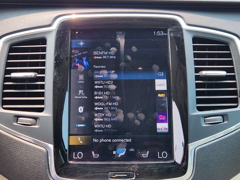 Used 2020 Volvo XC90 T6 Momentum AWD/4WD image 11