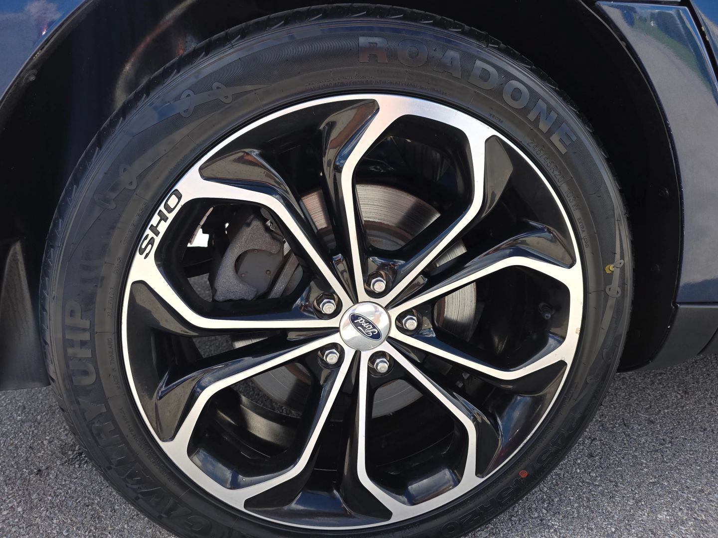 Used 2016 Ford Taurus SHO AWD/4WD image 41