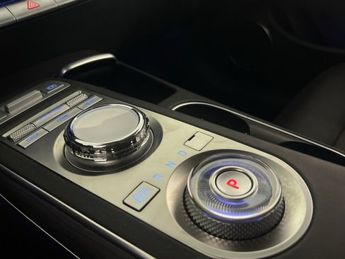 Used 2023 Genesis GV70 2.5T w/ Advanced Package image 20