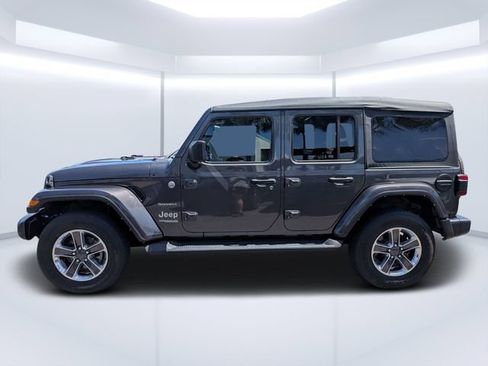 Used 2022 Jeep Wrangler Unlimited Sahara w/ Safety Group AWD/4WD image 6