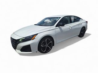 Used 2024 Nissan Altima 2.5 SR image 1