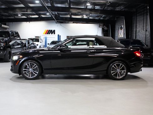 Used 2018 BMW 230i Convertible RWD image 4