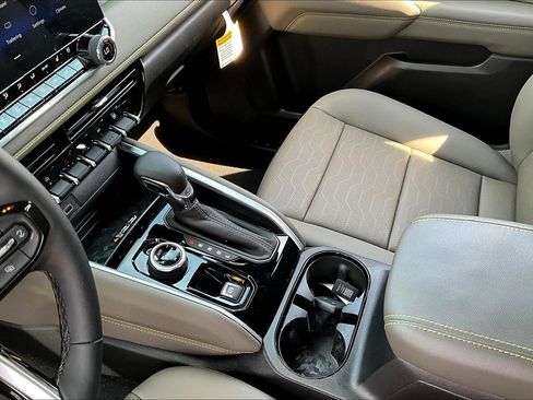 New 2026 Chevrolet Colorado ZR2 w/ Technology Package image 8