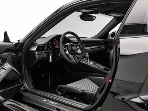 Used 2016 Porsche 911 GT3 RS RWD image 41