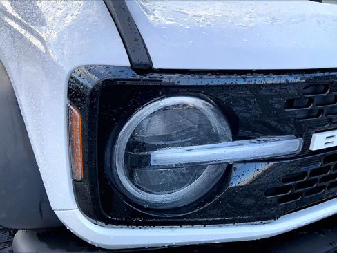 Used 2023 Ford Bronco Wildtrak image 28