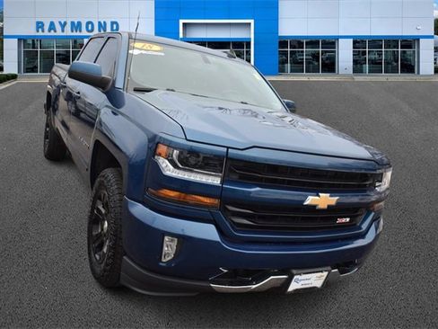 Certified 2018 Chevrolet Silverado 1500 LT w/ All Star Edition image 9