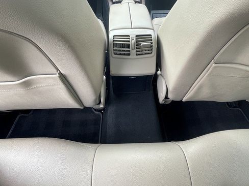 Used 2012 Mercedes-Benz E 350 4MATIC Sedan image 28