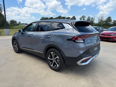 Used 2023 Kia Sportage EX FWD image 3