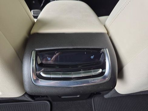 Used 2025 Cadillac XT6 Sport w/ Technology Package AWD/4WD image 19