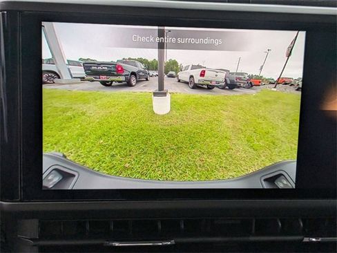 New 2025 Jeep Gladiator Sport image 18