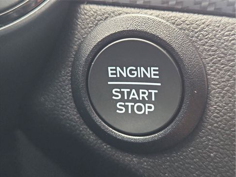 Used 2025 Ford Escape ST-Line AWD/4WD image 16
