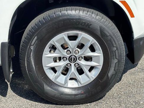 Certified 2024 Nissan Frontier SV RWD image 27