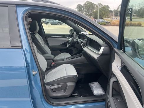 New 2026 Volkswagen Tiguan SE R-Line image 29