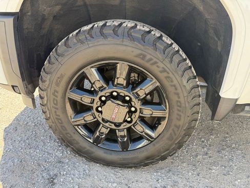 Used 2024 GMC Sierra 3500 AT4 w/ AT4 Premium Plus Package AWD/4WD image 10
