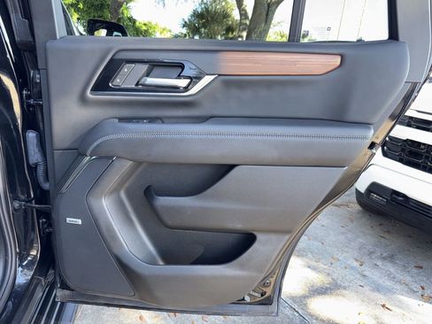 Used 2025 GMC Yukon Denali image 23