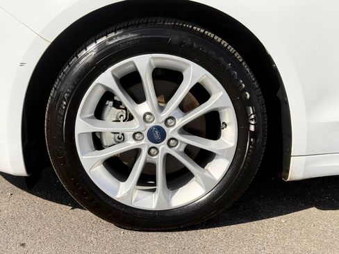 Used 2019 Ford Fusion SE FWD image 10