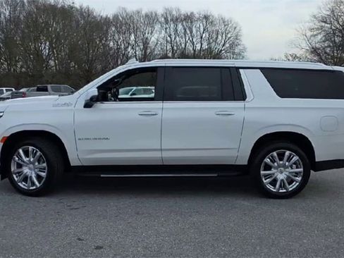 Certified 2021 Chevrolet Suburban High Country image 5