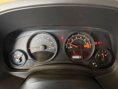 Used 2016 Jeep Patriot Sport w/ Tire & Wheel Group FWD image 18