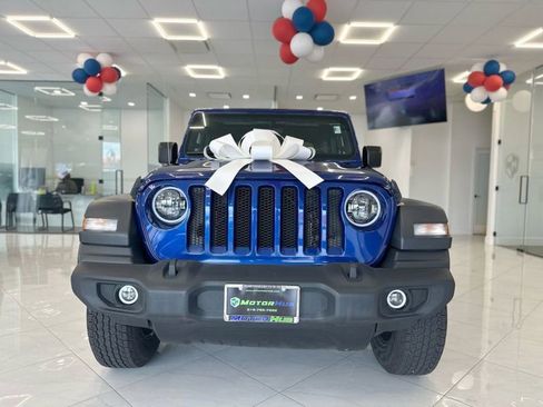 Used 2019 Jeep Wrangler Unlimited Sport S image 2