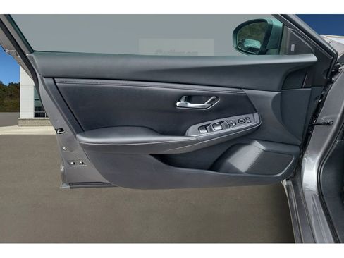 Used 2020 Nissan Sentra SV image 24