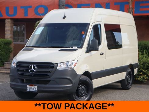 Used 2023 Mercedes-Benz Sprinter 2500 image 4