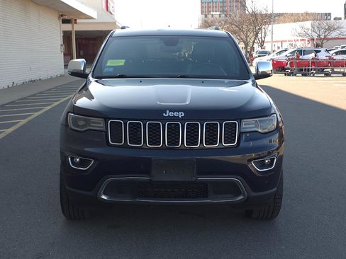 Used 2018 Jeep Grand Cherokee Limited w/ Luxury Group II image 2