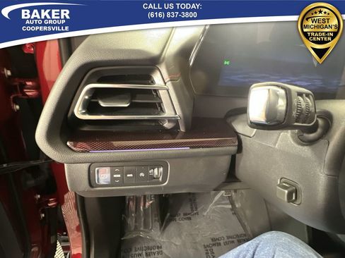 Certified 2024 Chevrolet Traverse RS image 18