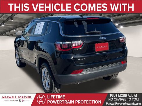 Used 2025 Jeep Compass Sport image 14