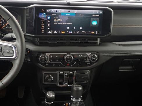 Used 2024 Jeep Wrangler Unlimited Sahara AWD/4WD image 30