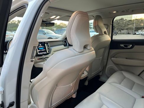 Certified 2024 Volvo XC60 B5 Core w/ Protection Package Premier AWD/4WD image 21