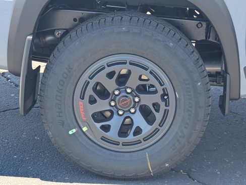 New 2026 Nissan Frontier PRO-4X w/ Tow Package AWD/4WD image 10