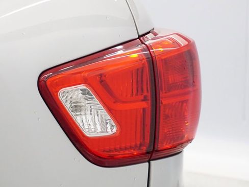 Used 2019 Nissan Pathfinder SL image 14