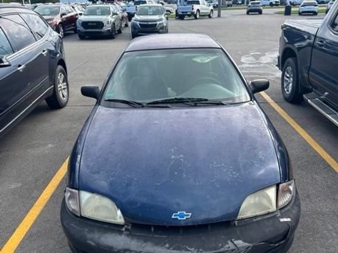 Used 2001 Chevrolet Cavalier LS FWD image 2