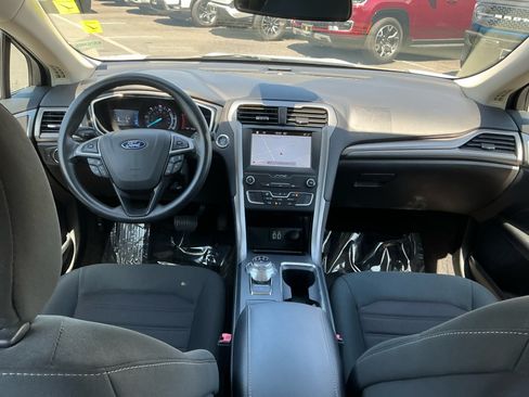 Used 2019 Ford Fusion SE FWD image 17