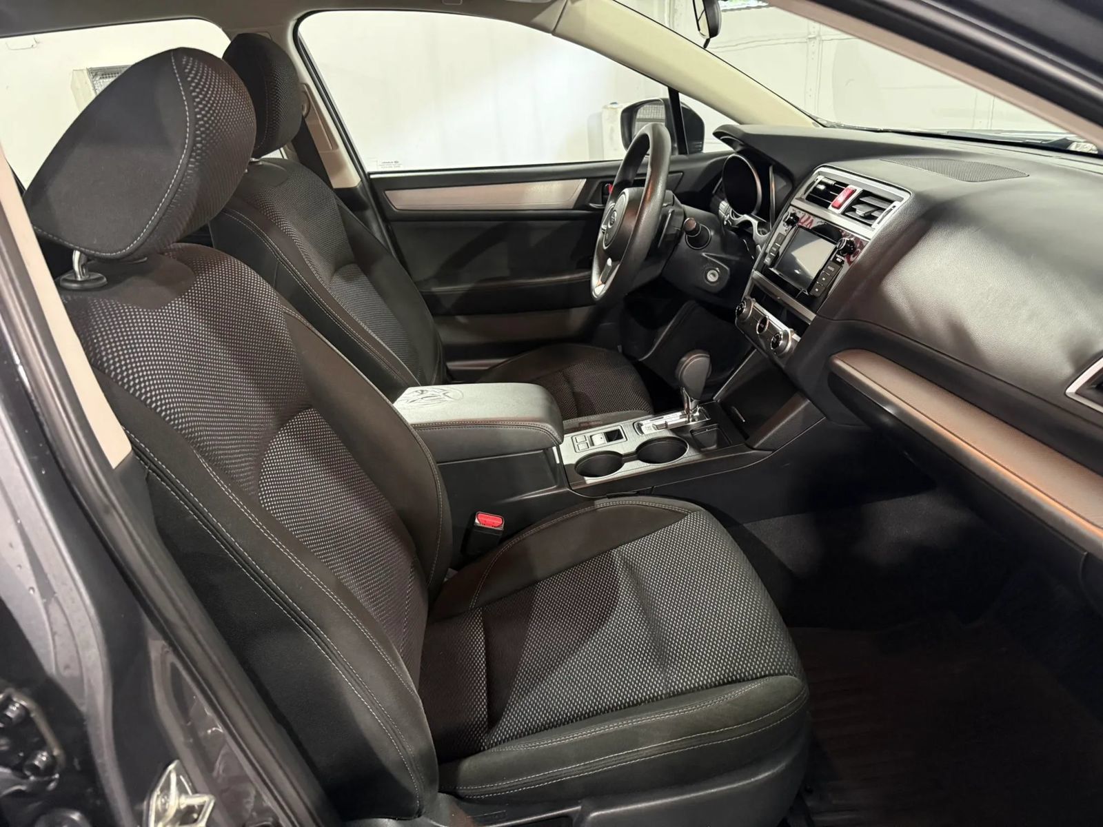 Used 2018 Subaru Outback 2.5i AWD/4WD image 33