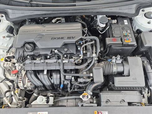 Used 2024 Hyundai Elantra SEL w/ Convenience Package FWD image 21