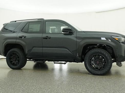 New 2026 Toyota 4Runner SR5 AWD/4WD image 11
