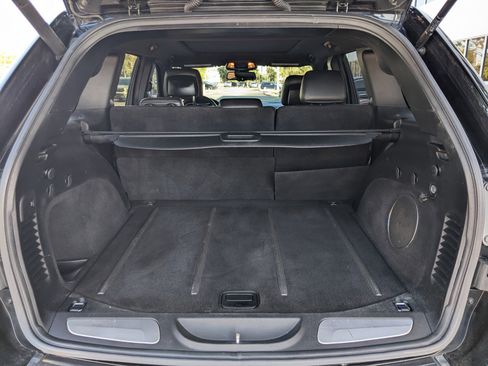 Used 2015 Jeep Grand Cherokee Limited w/ Luxury Group II image 9