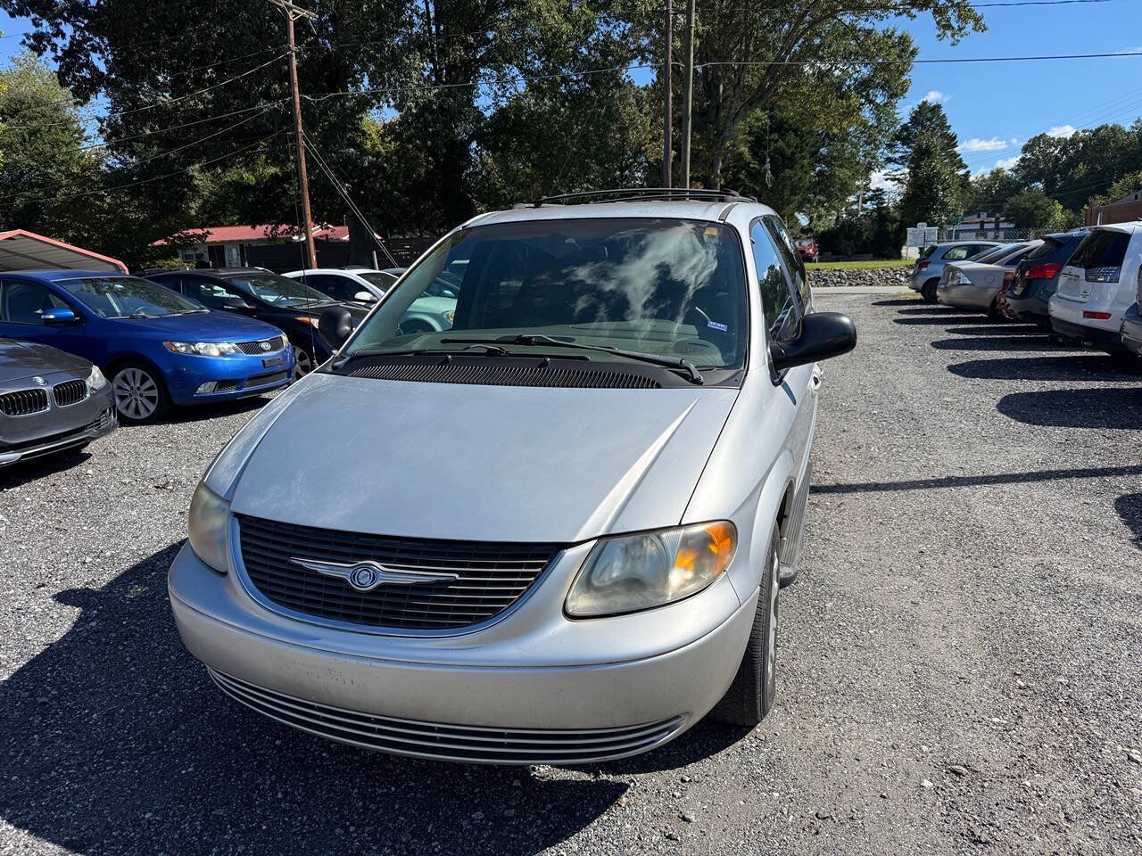 Used 2002 Chrysler Town & Country eL FWD image 4