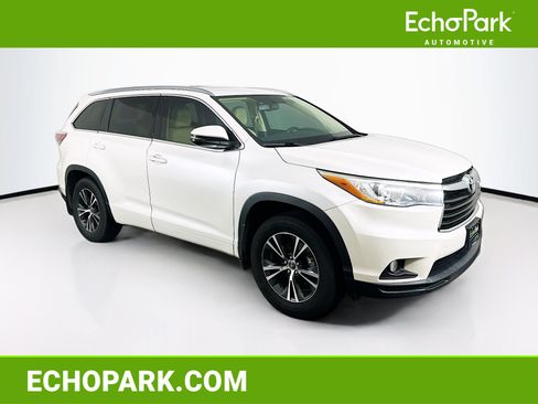 Used 2016 Toyota Highlander XLE AWD/4WD image 1