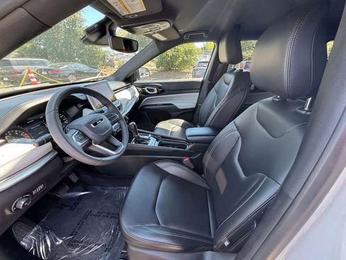 Used 2025 Jeep Compass Limited AWD/4WD image 28