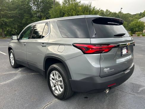 Used 2023 Chevrolet Traverse LS FWD image 17