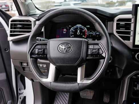 Used 2024 Toyota Tundra Limited image 31