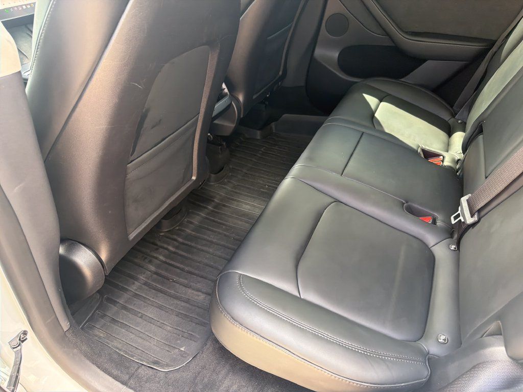 Used 2023 Tesla Model Y Long Range AWD/4WD image 33