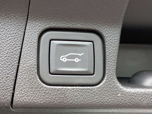 Used 2023 GMC Acadia SLT w/ Elevation Edition FWD image 14