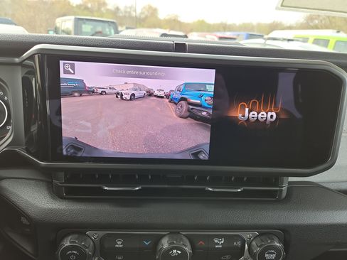 New 2026 Jeep Gladiator Sport image 12